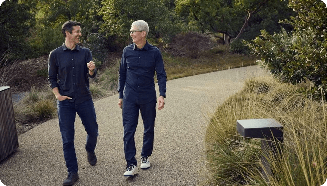 Apple’da Bir Devrin Sonu: Tim Cook CEO’luk Koltuğunu John Ternus’a Devrediyor 2 apple ceo